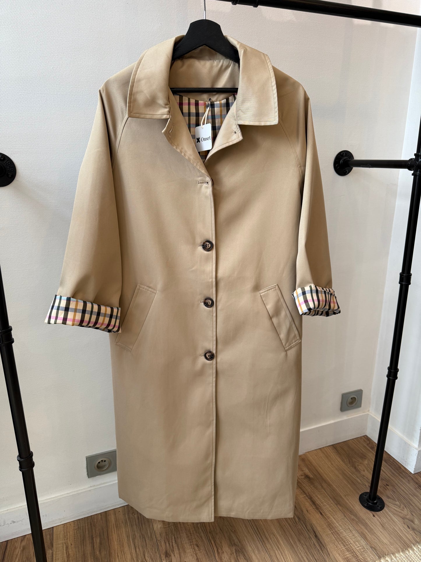 Jacket. LARA