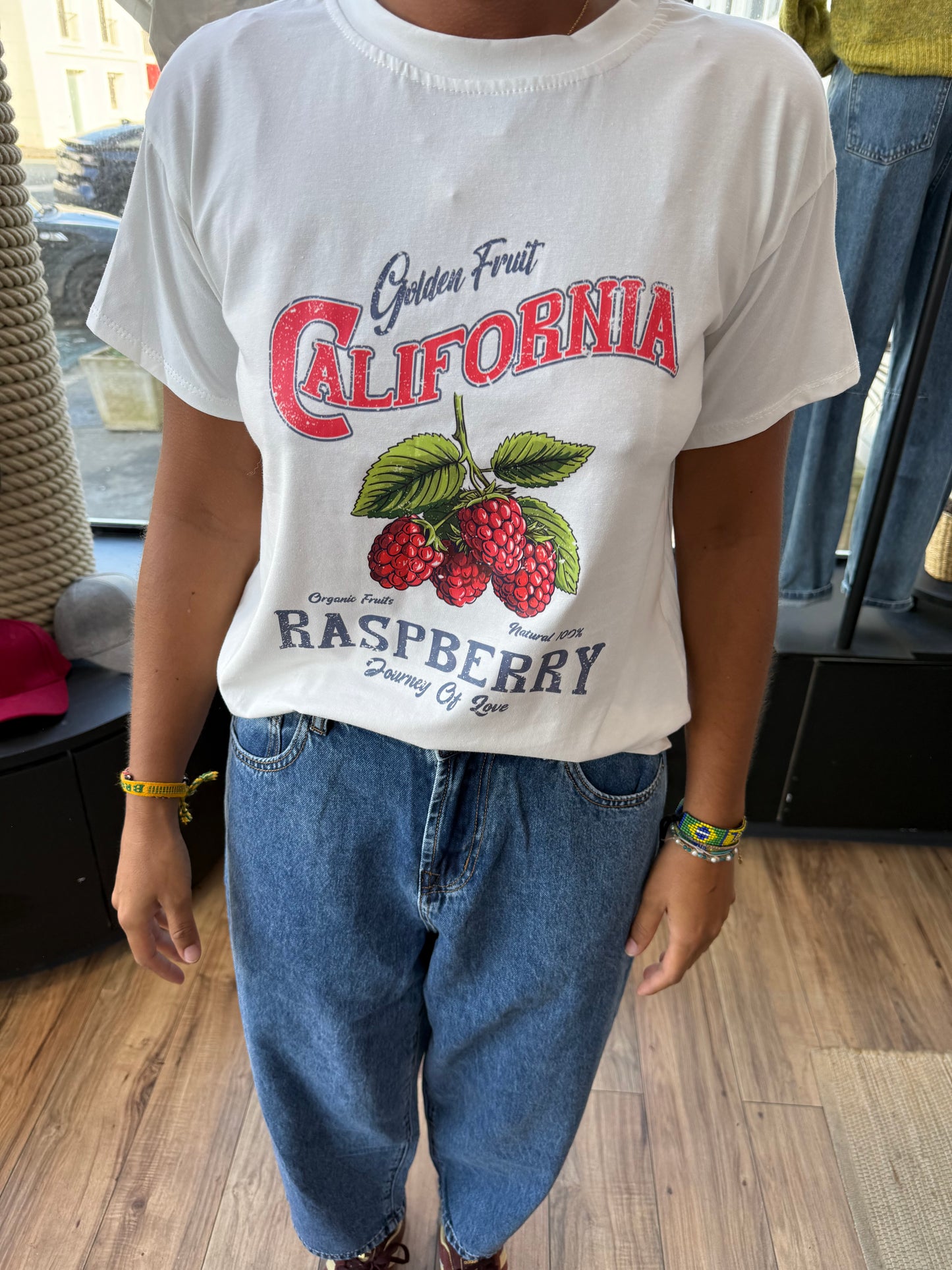 T-shirt. CALI
