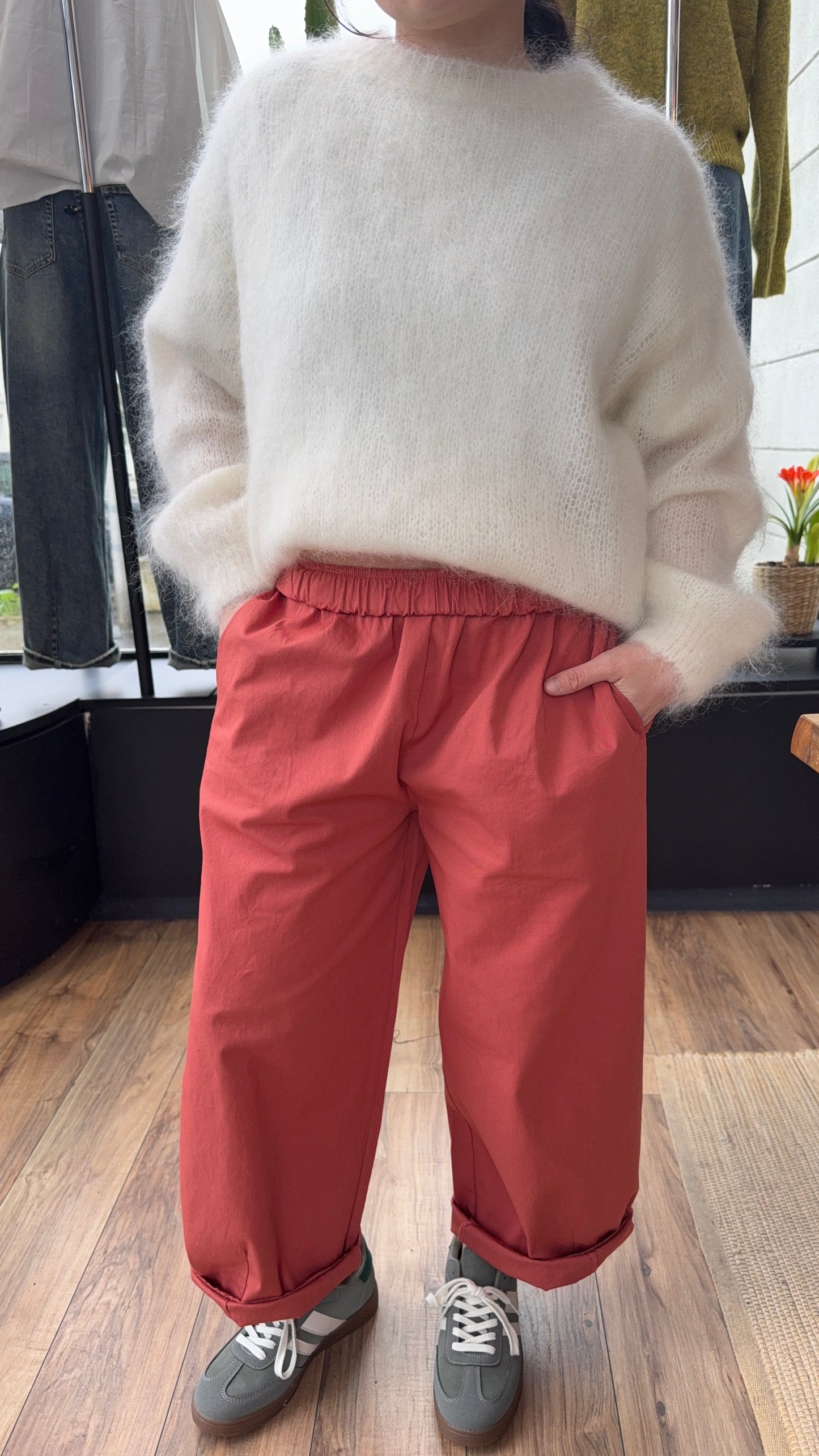 Pant. MIKE