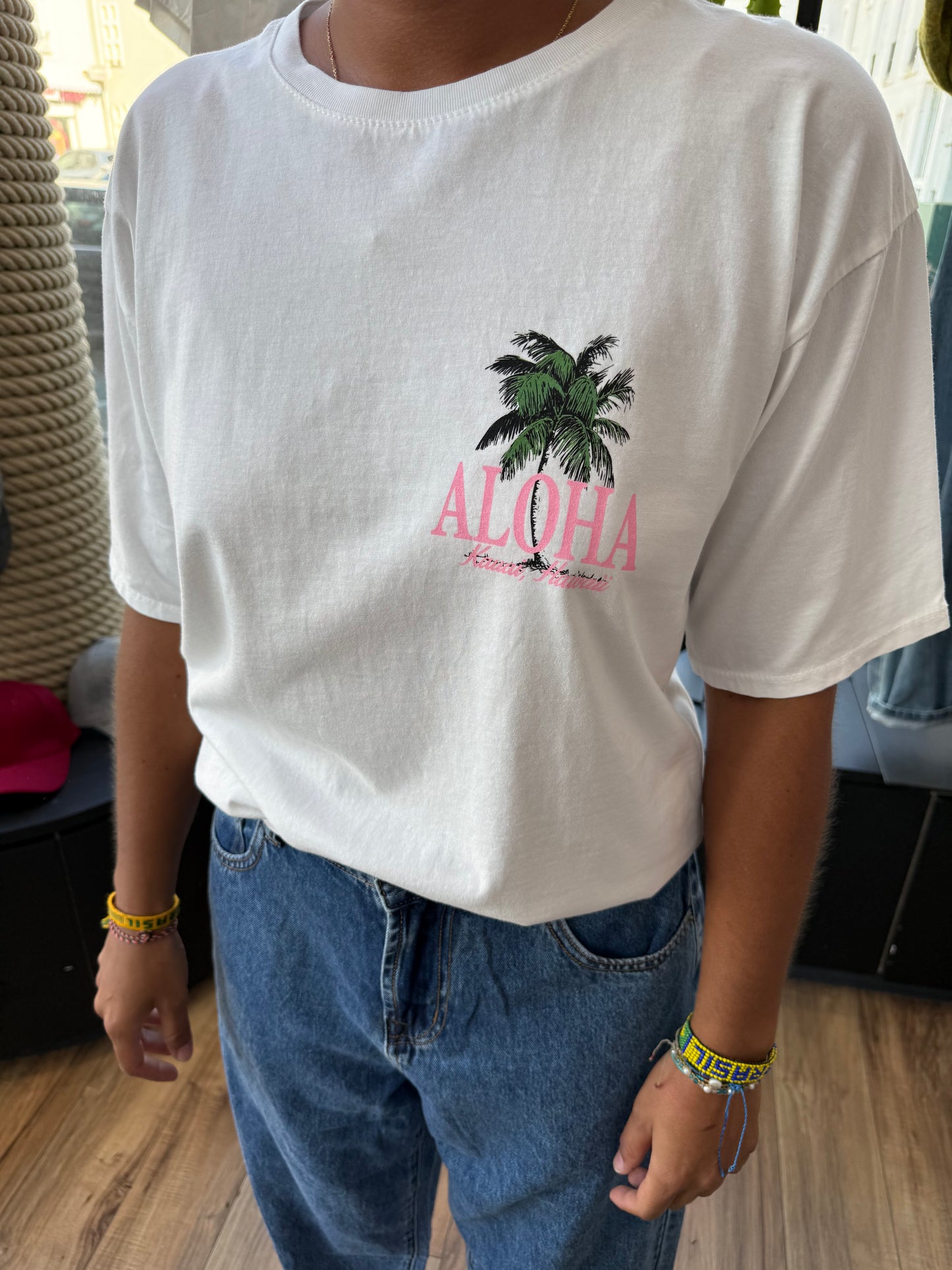 T-shirt. ALOHA