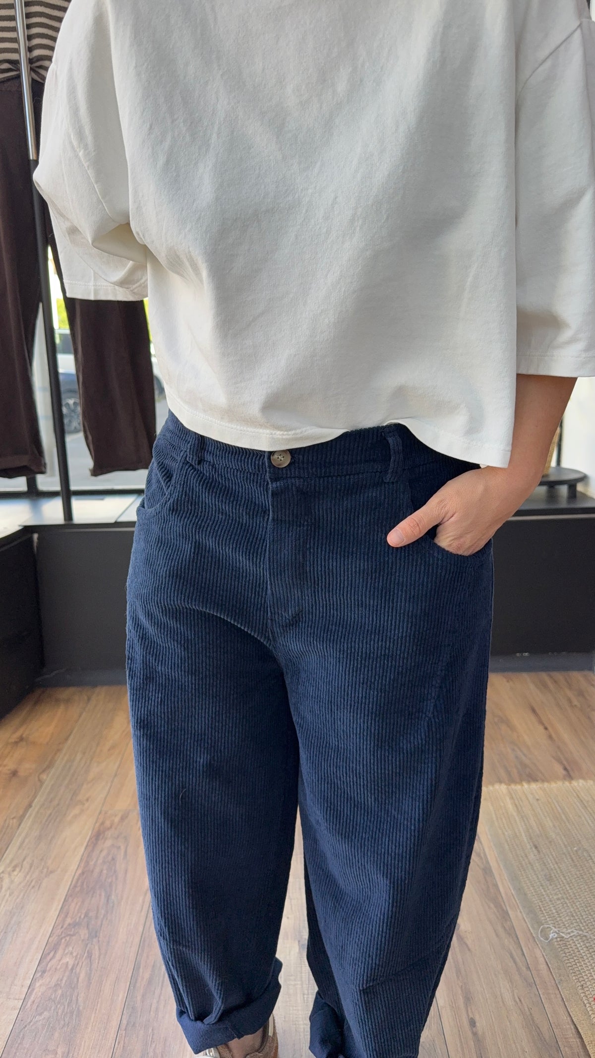 Pant . LEON