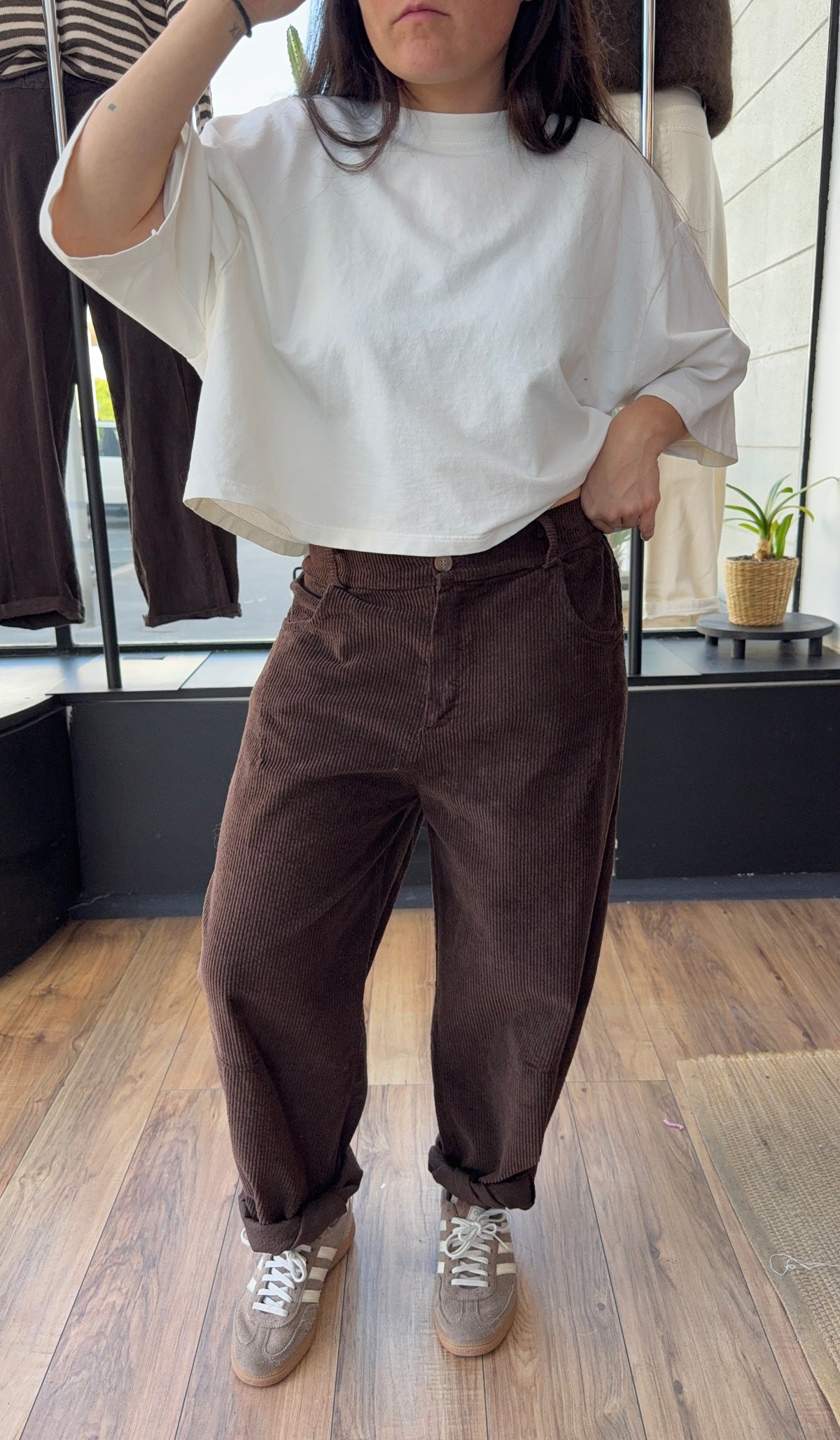 Pant . LEON
