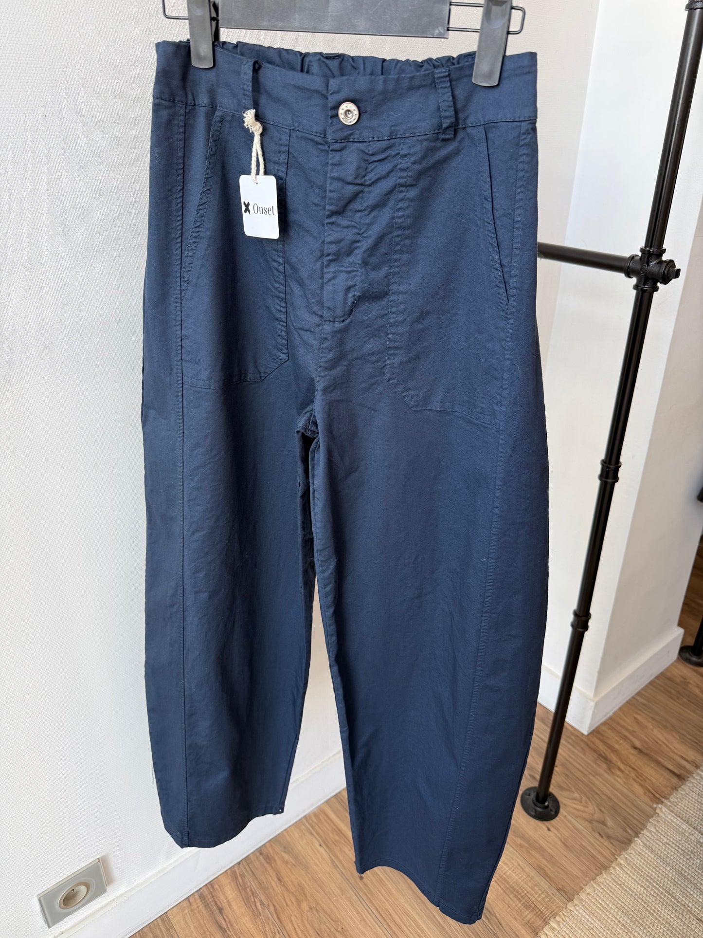 Pant. LIAM