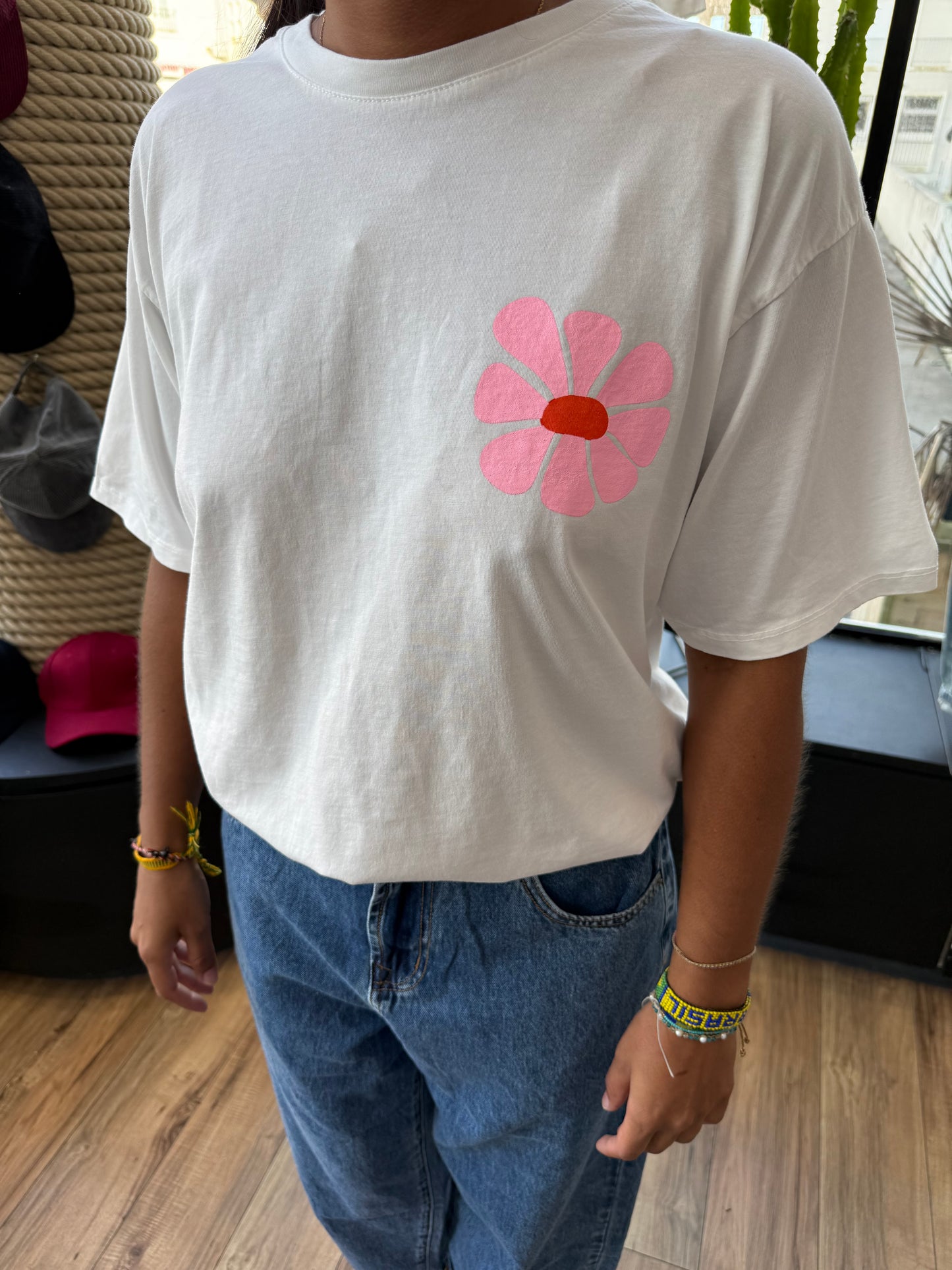 T-shirt.FLORA