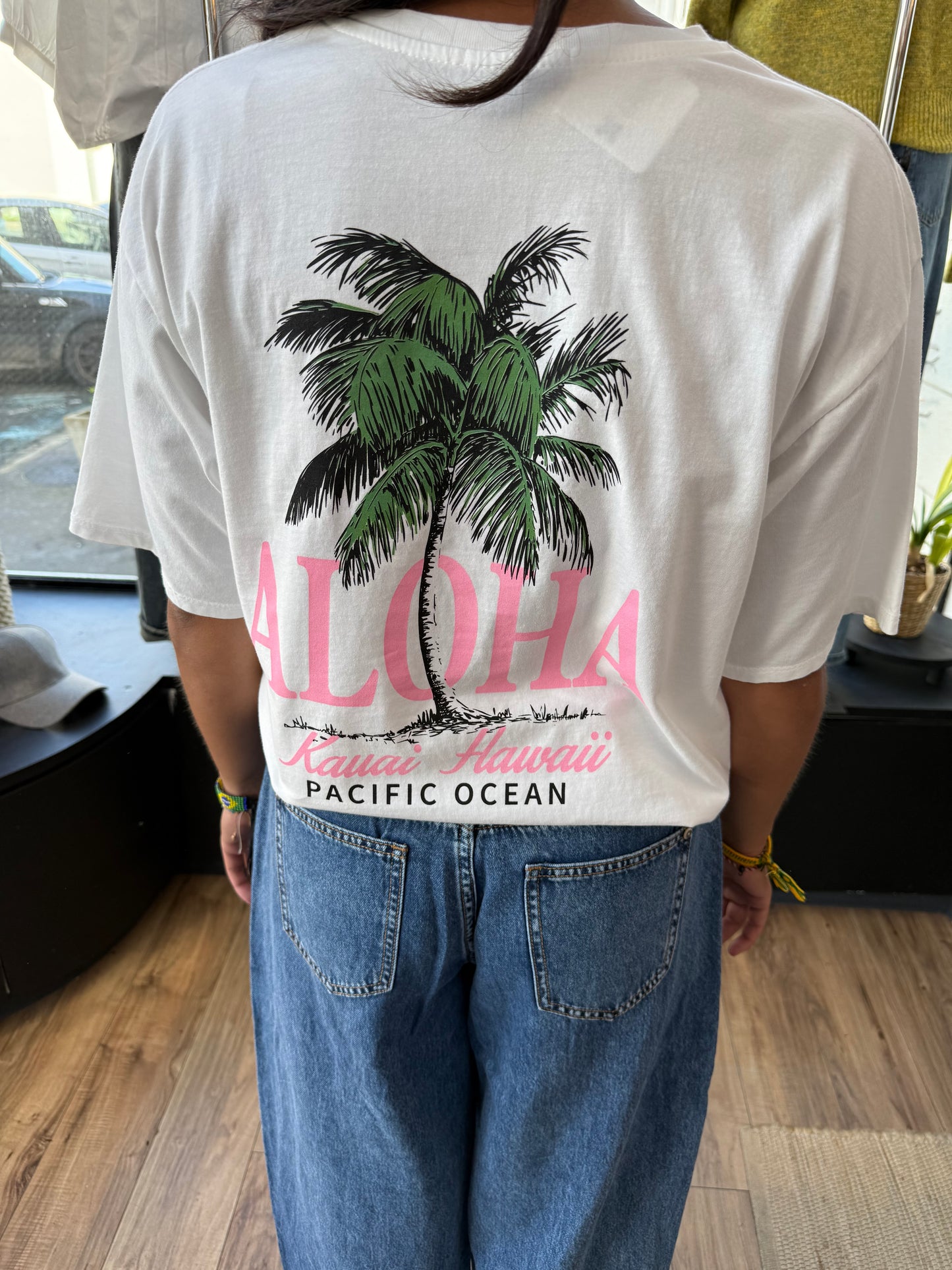 T-shirt. ALOHA