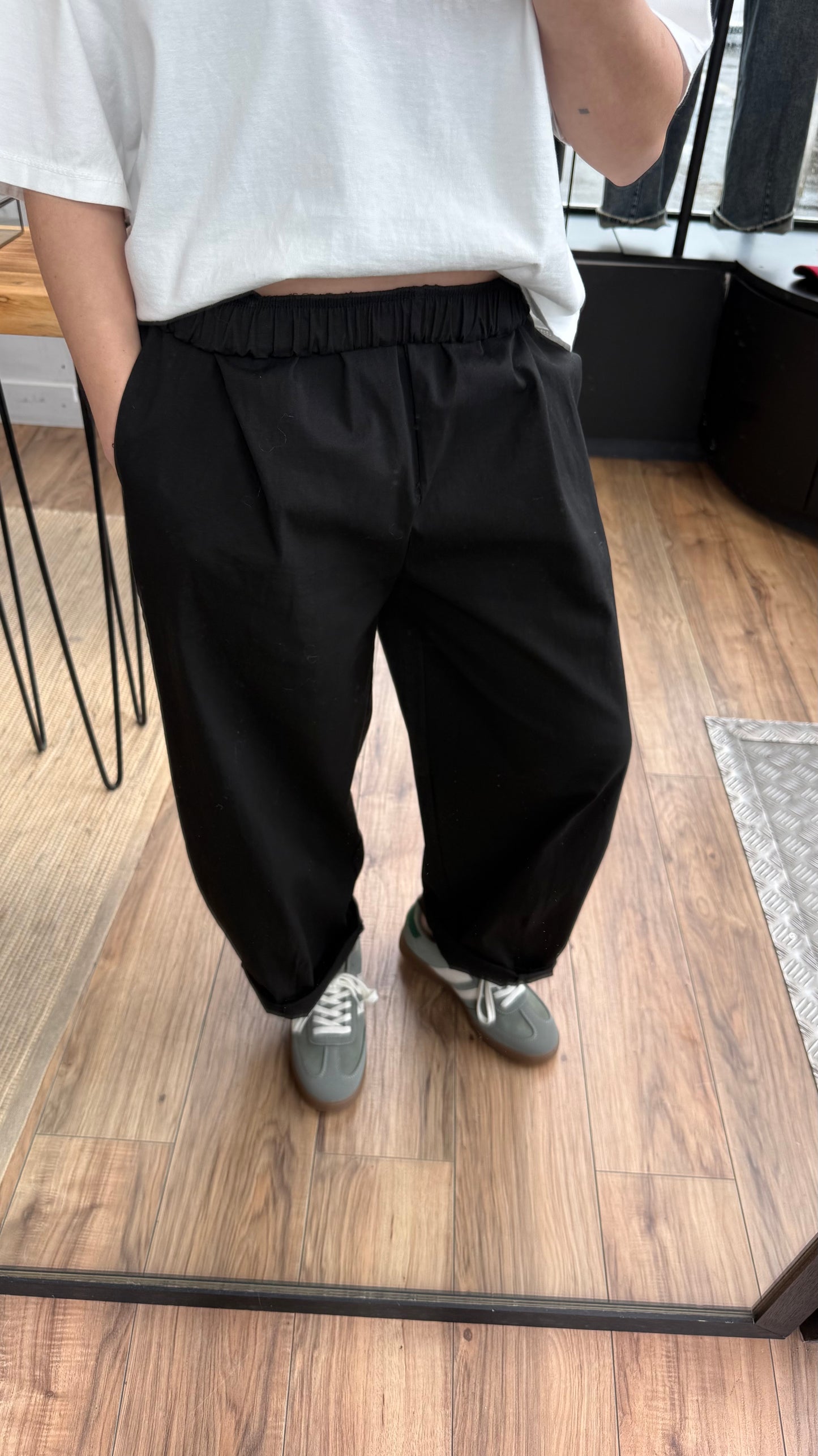 Pant. MIKE
