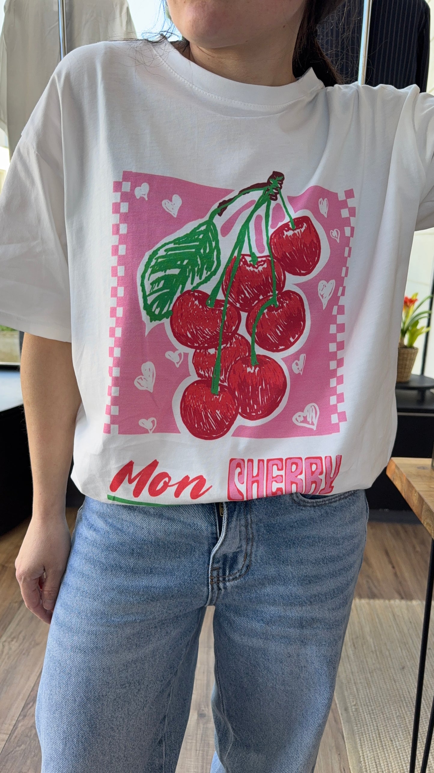 T-shirt. CHERRY