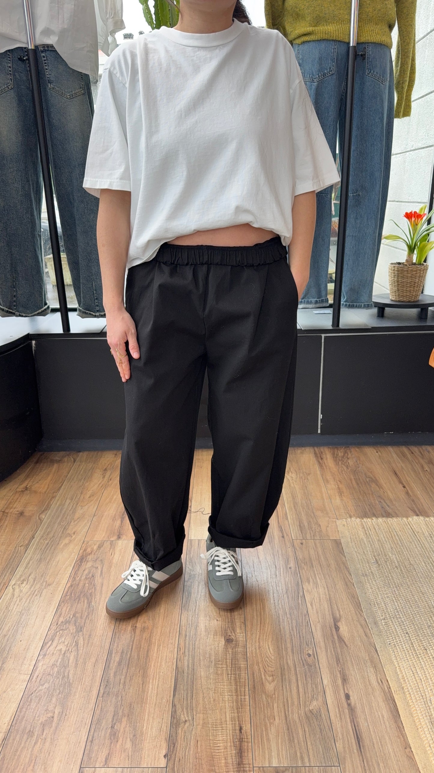 Pant. MIKE