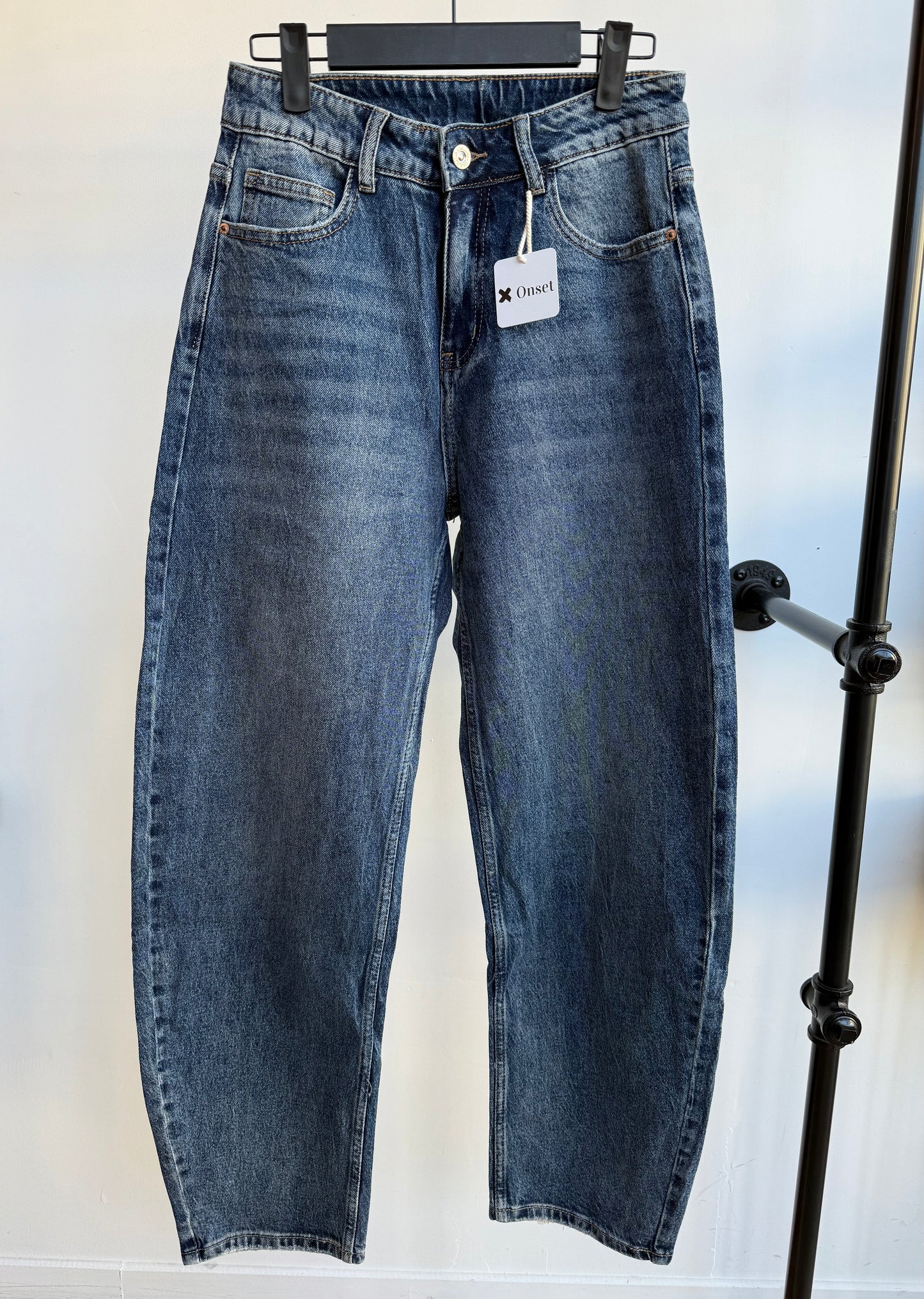 Denim. LÉO